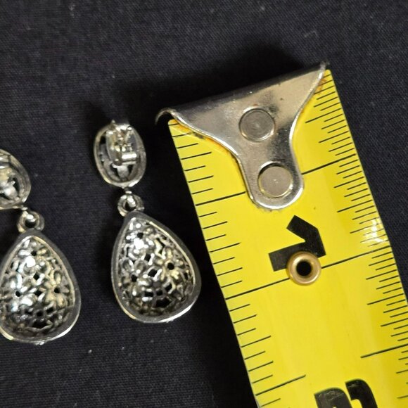 Silver-Tone Floral Teardrop Drop Earrings Filigree Vintage Inspired Dangle - Picture 4 of 5